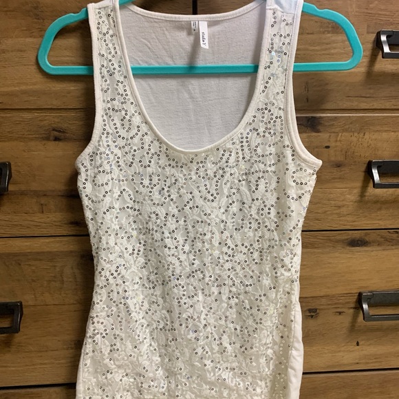 Studio Y Tops - Studio Y white and silver sequence tank top